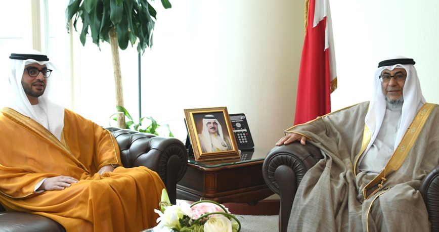 مشيداً بجهود قيادة البلدين في تعزيز العلاقات الأخوية، وزير شؤون المجلسين يستقبل السفير الإماراتي