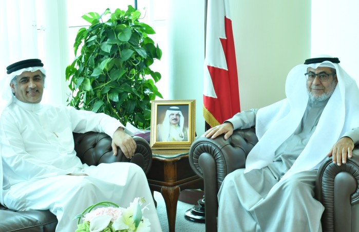 وزير شؤون مجلسي الشورى والنواب يستقبل النائب ممدوح عباس الصالح