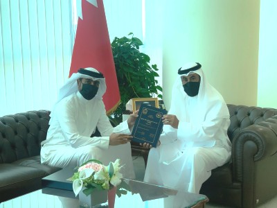 وزير شؤون مجلسي الشورى والنواب يستقبل القاضي عبدالعزيز الجابري