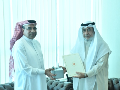 وزير شؤون مجلسي الشورى والنواب يستقبل السيد إبراهيم هلال