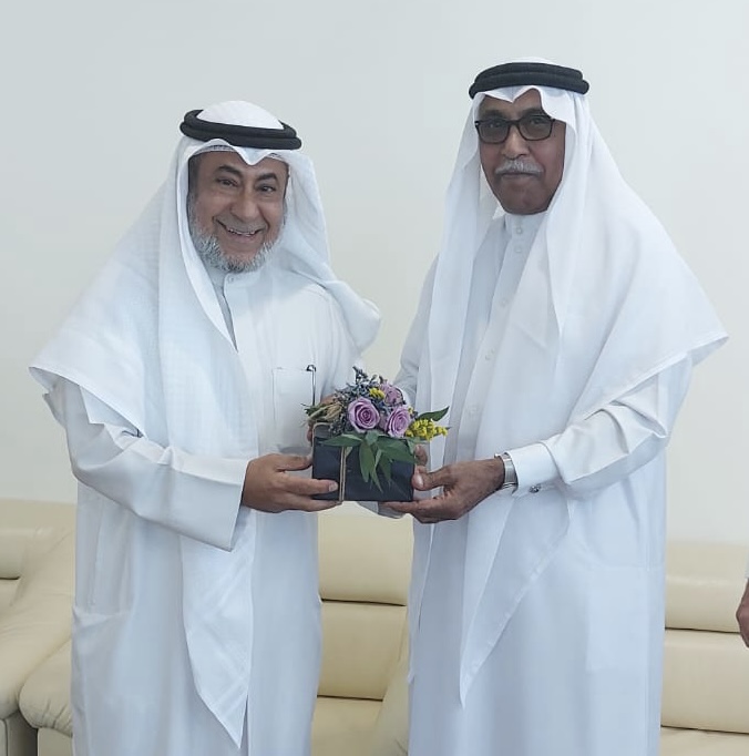 وزير شؤون مجلسي الشورى و النواب يكرم السيد عبدالرحمن الوزان بمناسبة تقاعده